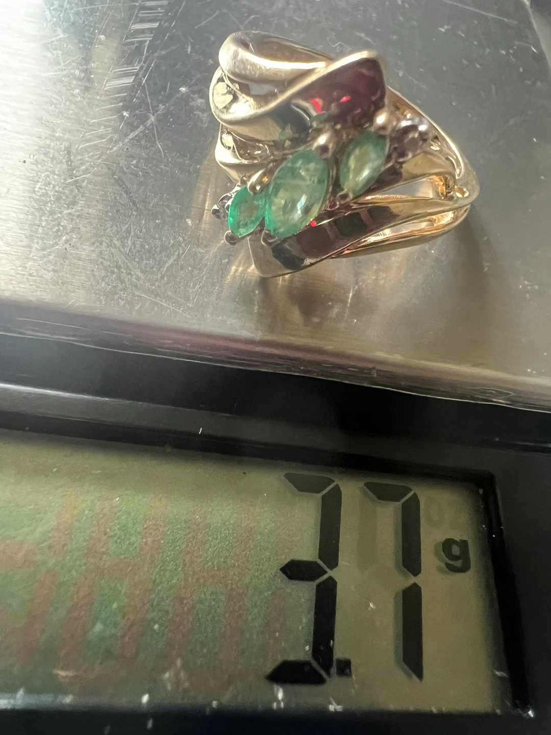 10K Gold Emerald & Diamond Ring - Size 7 - photo 5