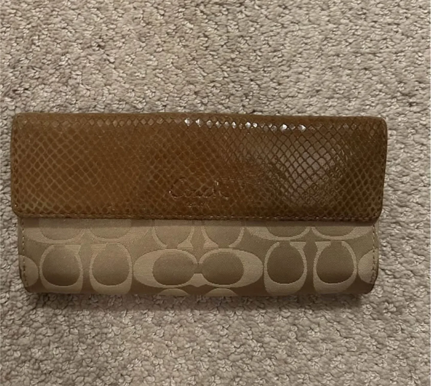 Coach Wallet image indicator(3)