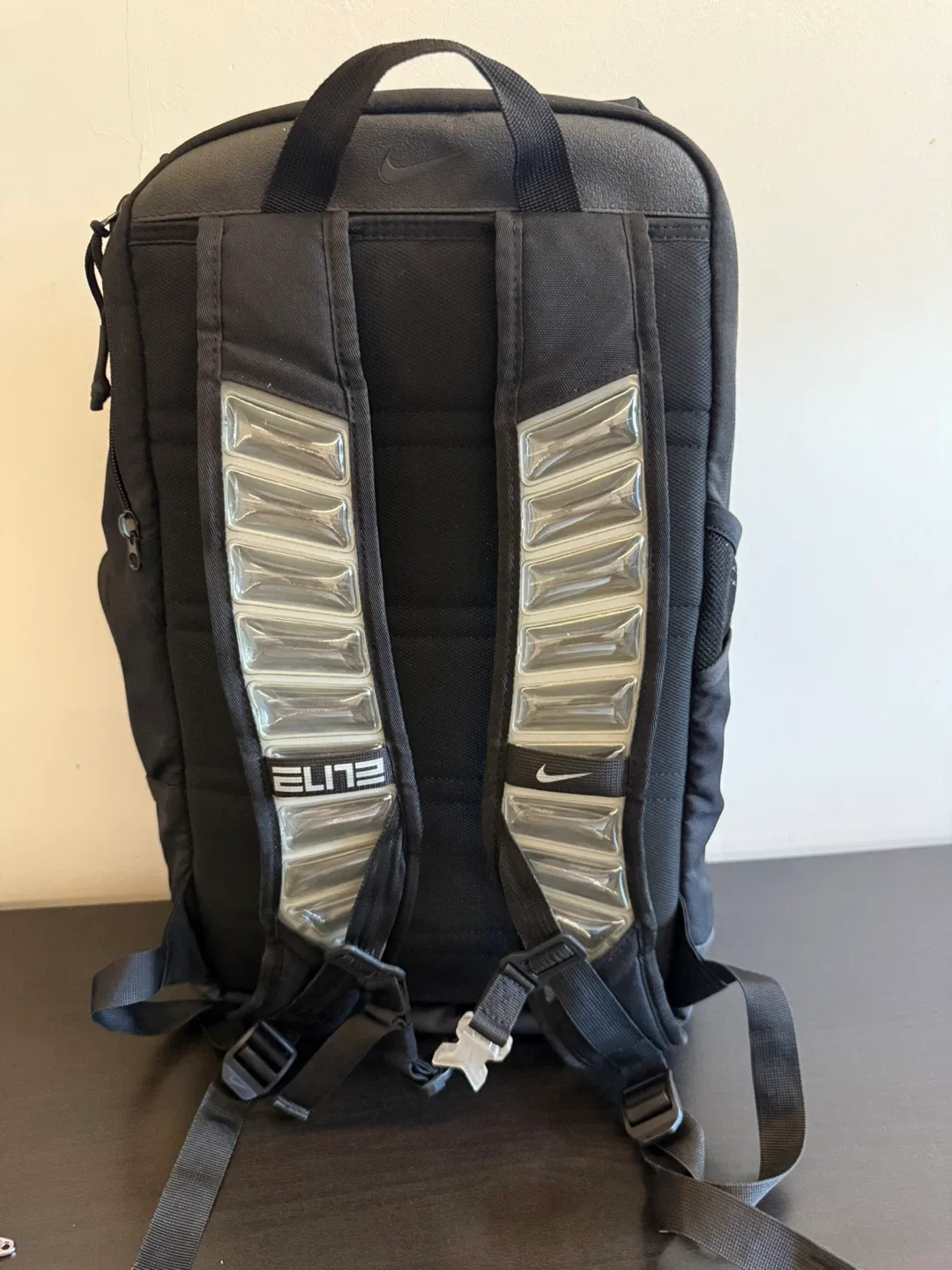 Nike Elite Backpack - Black image indicator(4)