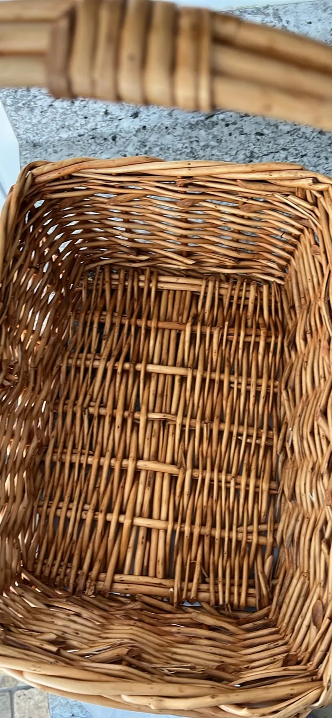 Wicker Basket with Handle image indicator(3)