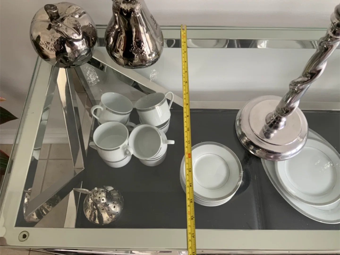 Silver Bar Cart with Glass Top image indicator(3)