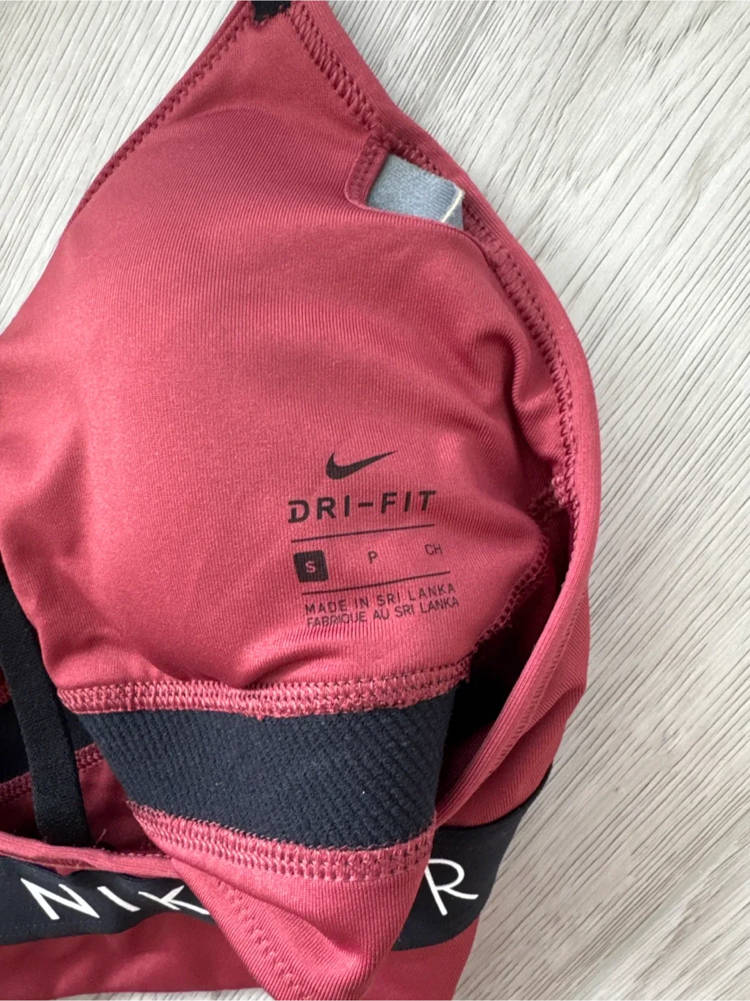 ❤️ Nike Air Dri-FIT Sports Bra - Size Small image indicator(3)