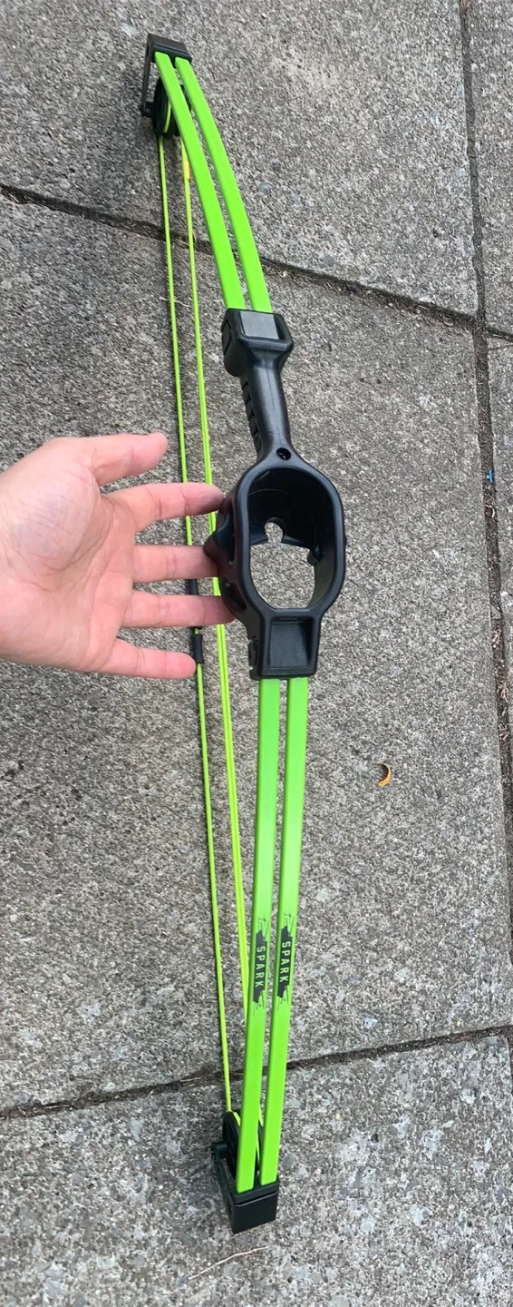 Spark Youth Archery Bow - Green image indicator(4)