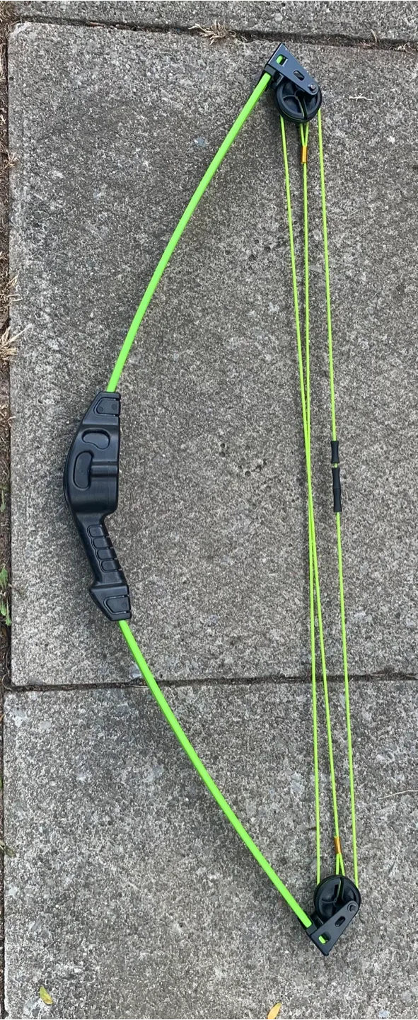 Spark Youth Archery Bow - Green image indicator(2)