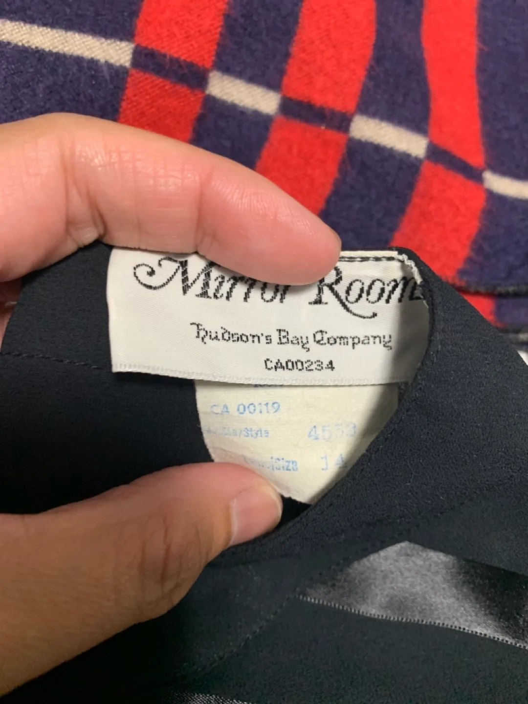 Mirror Room Hudson's Bay Black Blouse - Size 14 image indicator(2)