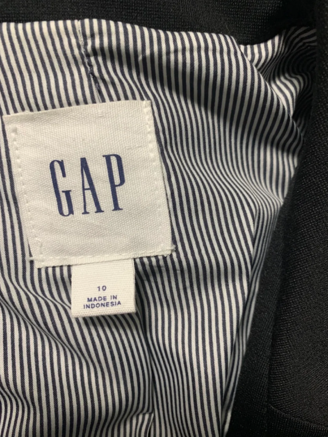 GAP Black Blazer - Size 10 image indicator(2)