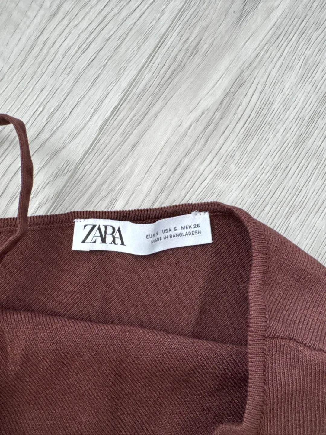 🤎 Zara Brown Ribbed Asymmetric Crop Top - Size S image indicator(3)