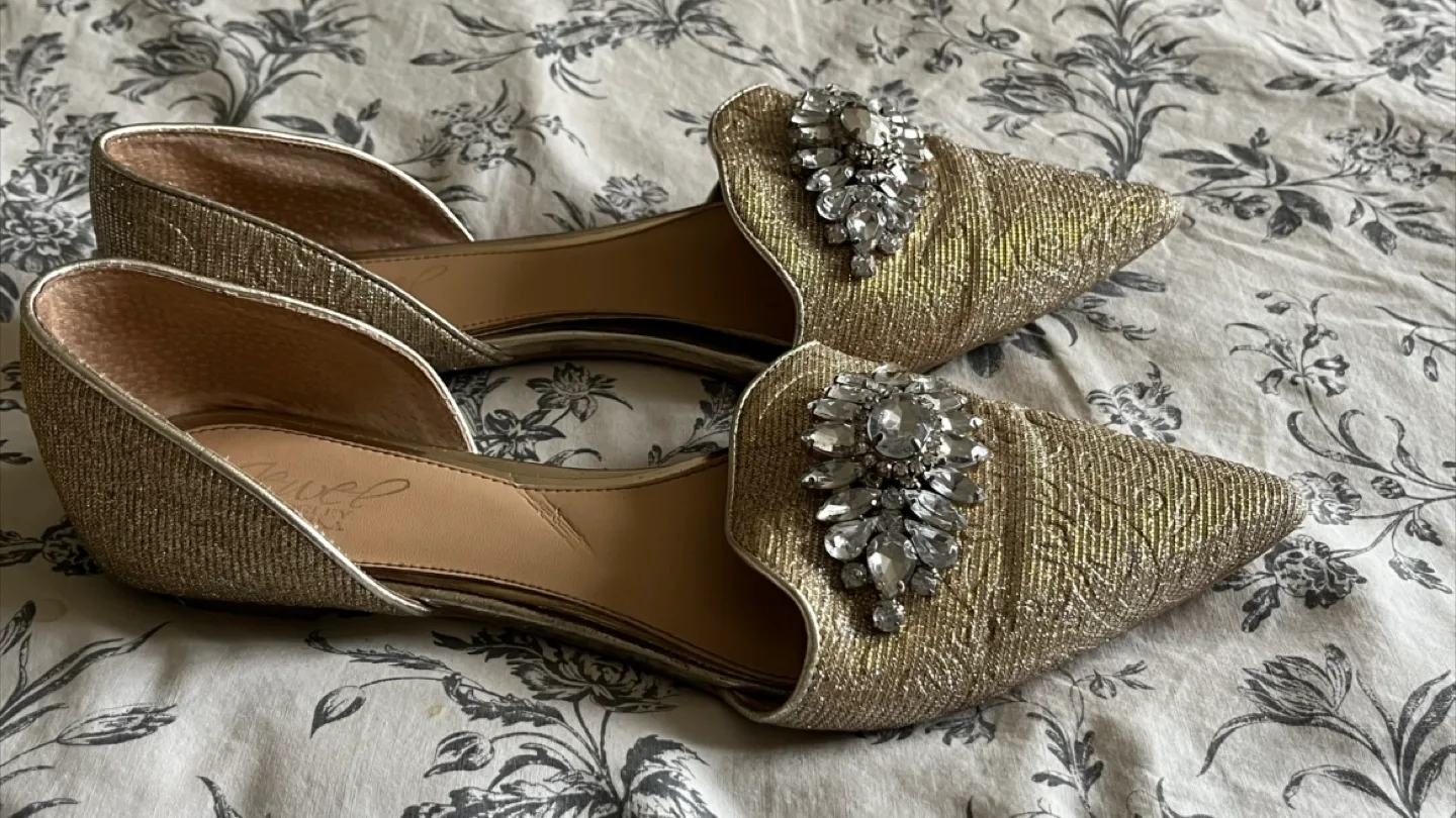 Jewel Badgley Mischka Gold Flats image indicator(5)