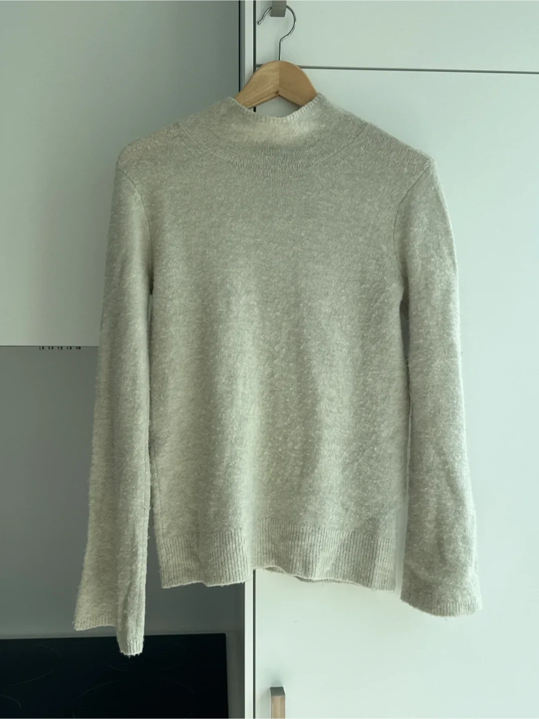 🩶 Club Monaco Light Grey Sweater - Size Small thumbnail