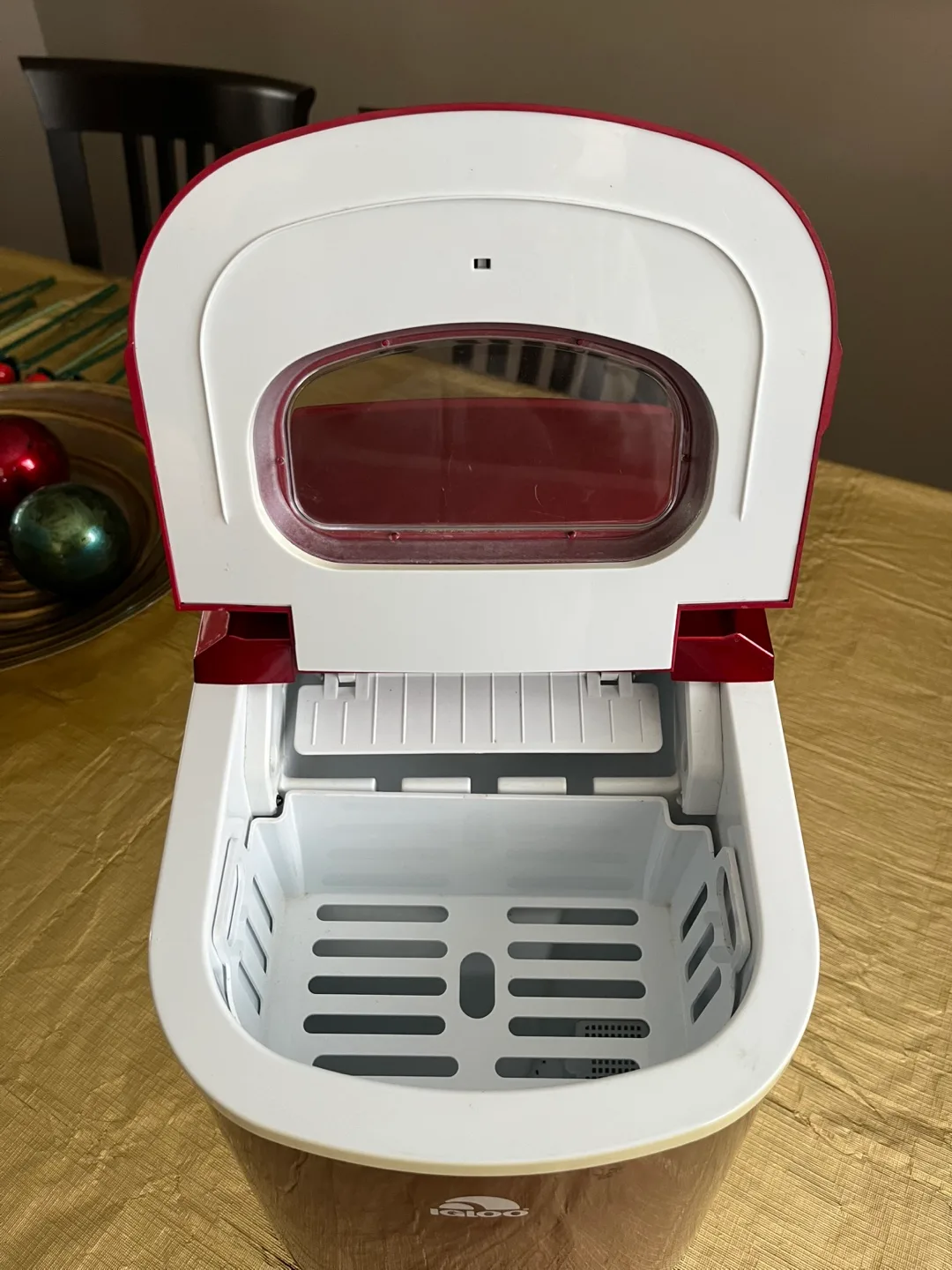 Igloo Portable Electronic Ice Maker - Red image indicator(5)