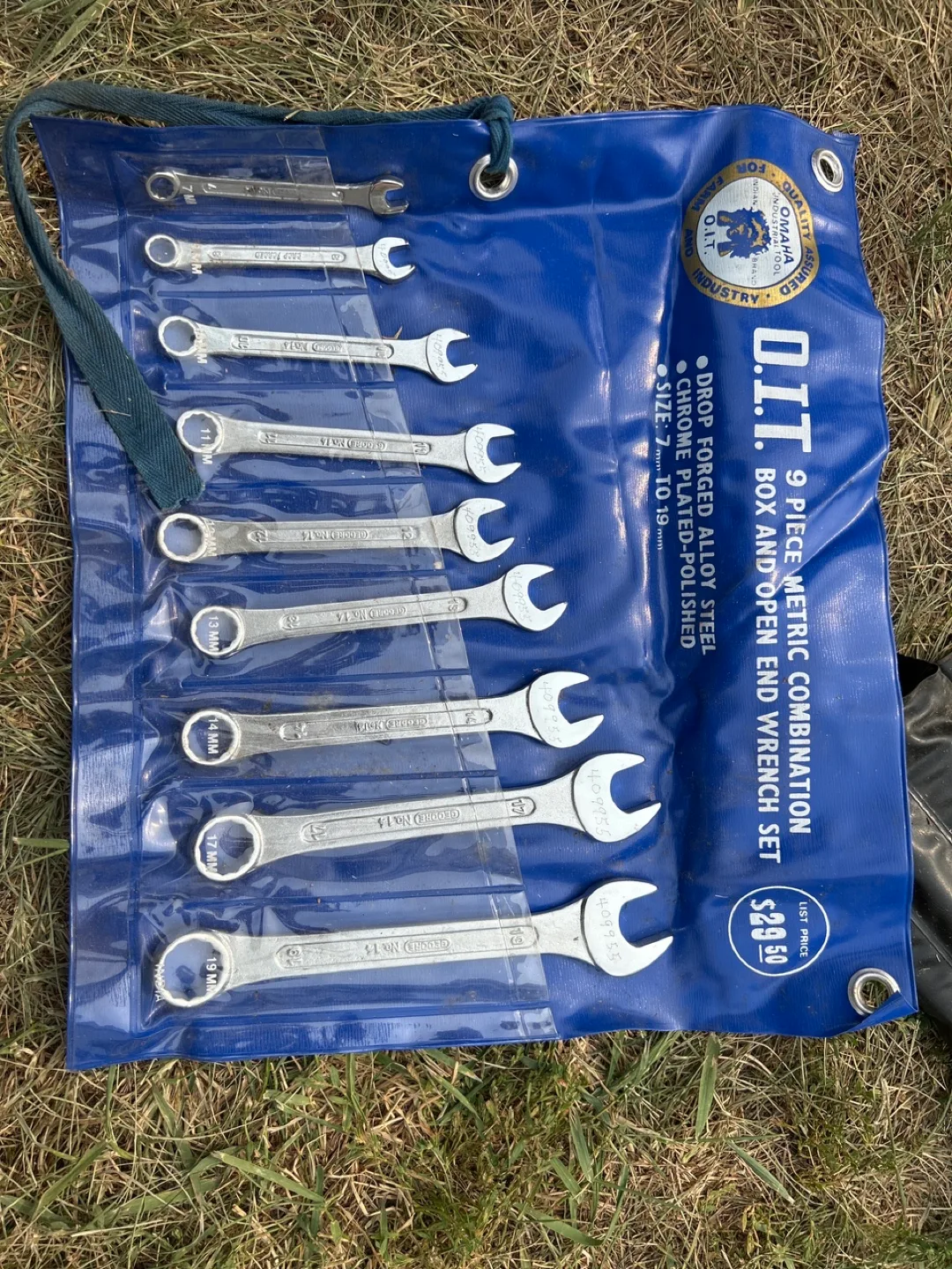 O.I.T. 9 Piece Metric Combination Wrench Set thumbnail
