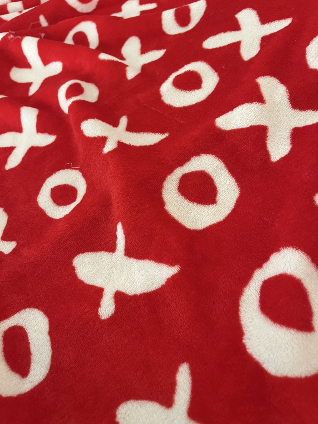 Red & White Hugs and Kisses Blanket