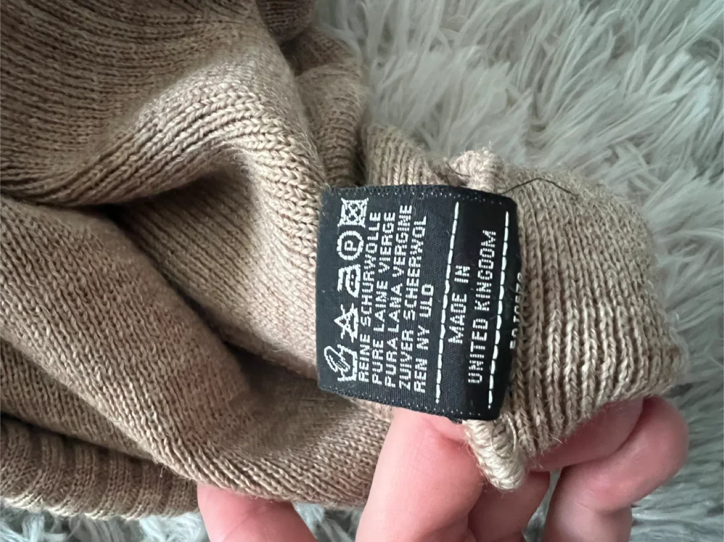 Burberrys Wool Sweater image indicator(4)