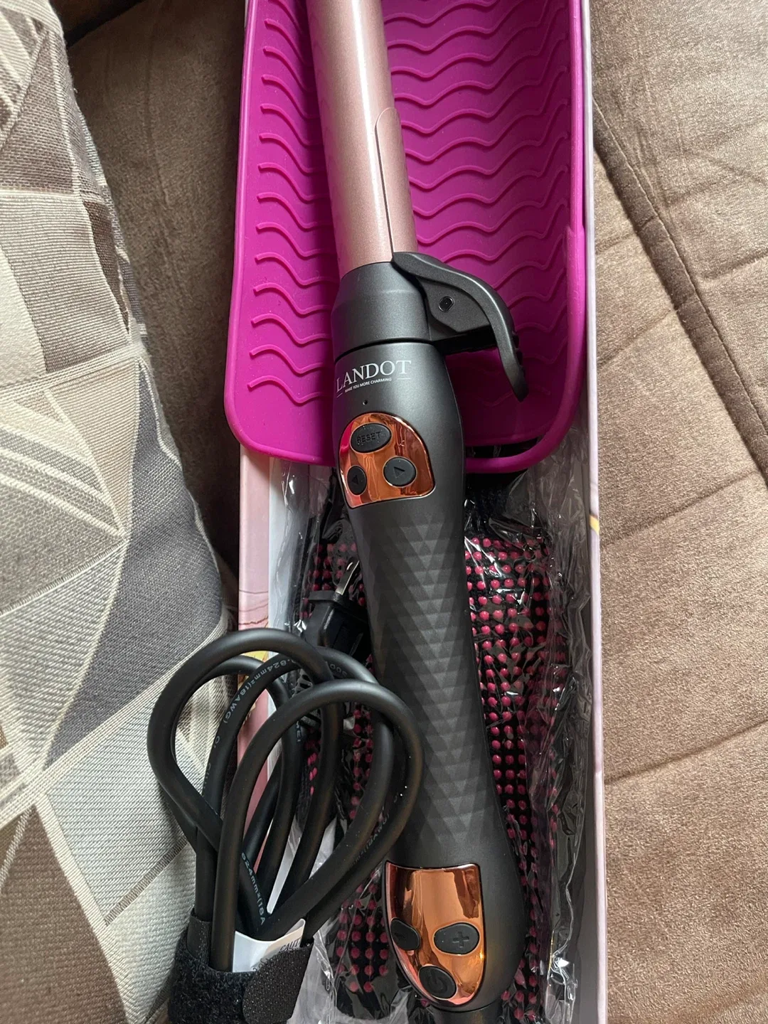 LANDOT Hair Curling Iron - New! image indicator(4)