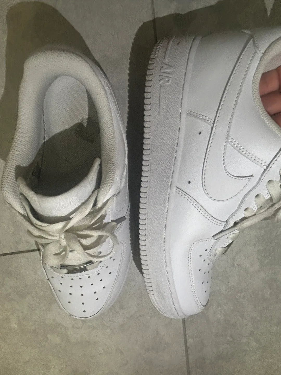 Nike Air Force 1 '07 White US 7.5 image indicator(2)