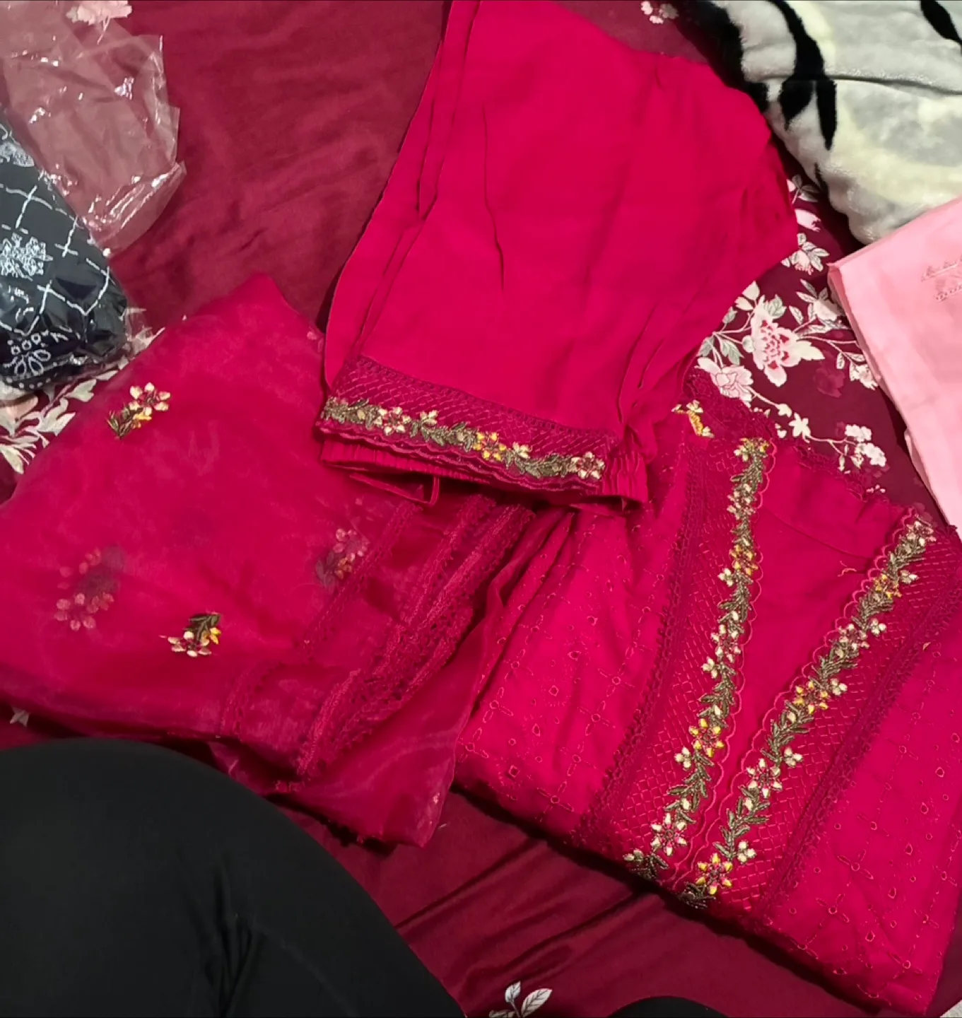 Women's Embroidered Salwar Kameez Suit image indicator(2)