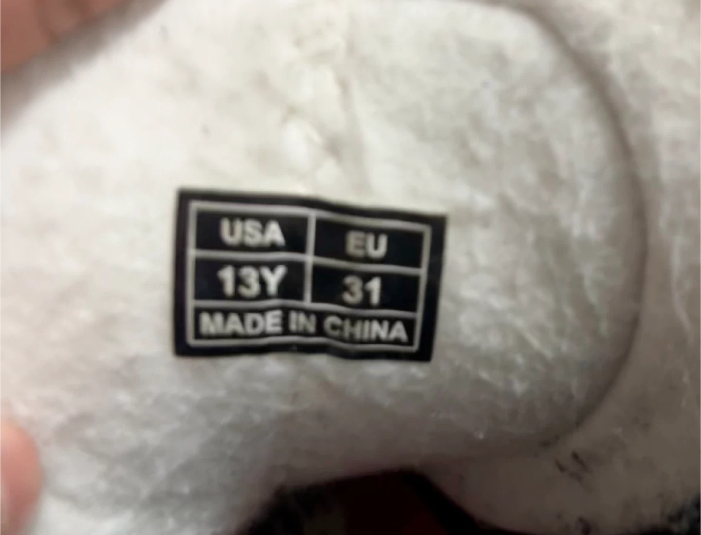 CCM FT540 Youth Ice Skates & Diadora Shin Guards - photo 3