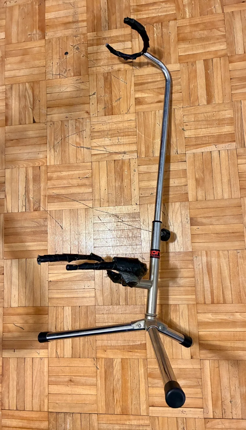 Adjustable guitar stand image indicator(2)