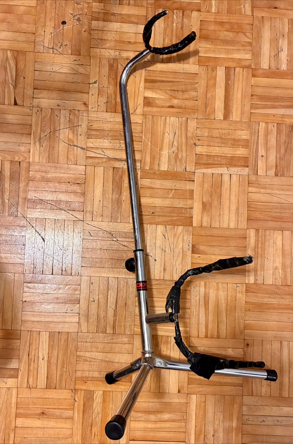 Adjustable guitar stand image indicator(3)