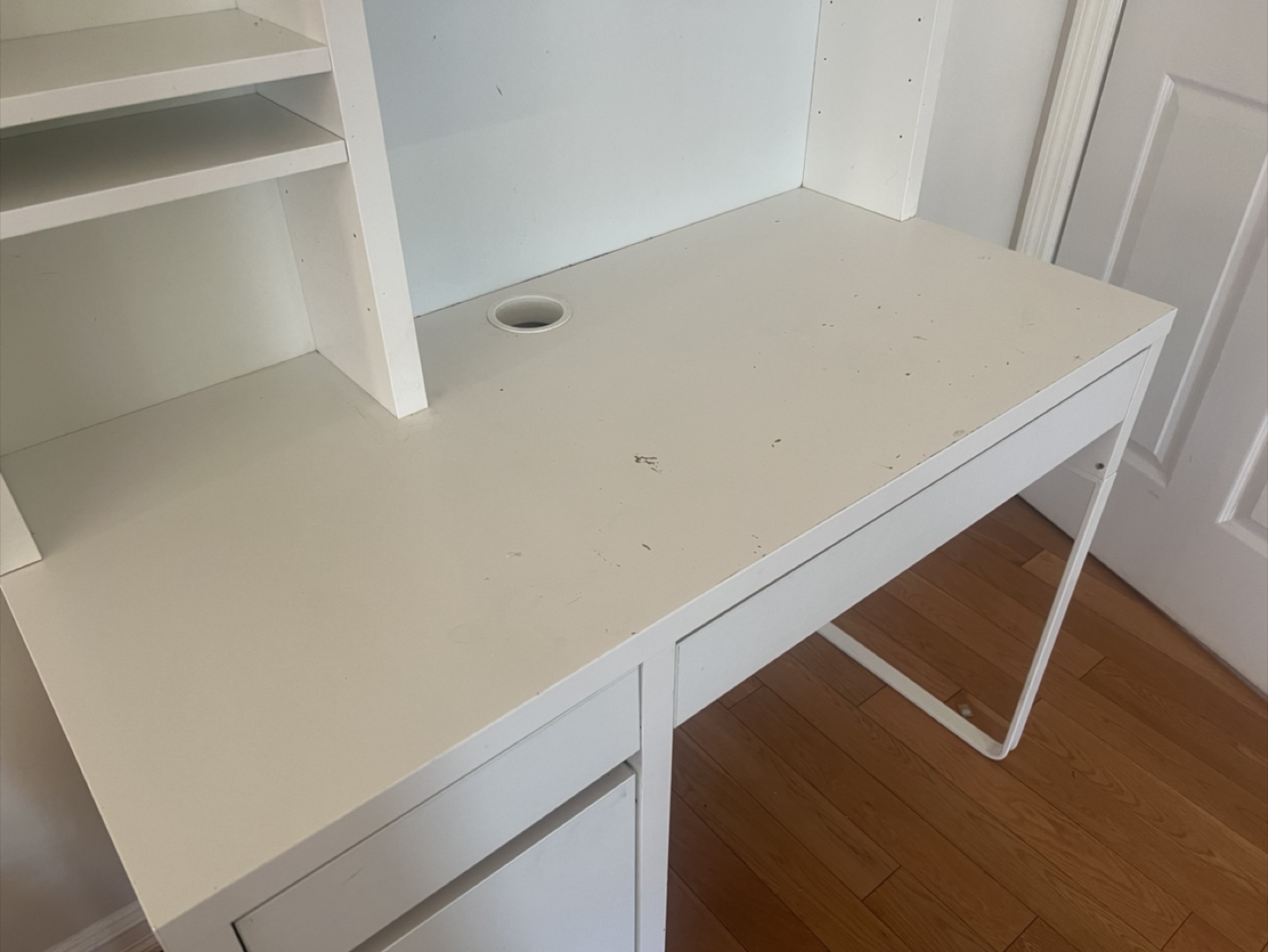 Ikea Micke desk with drawer and shelves - photo 4