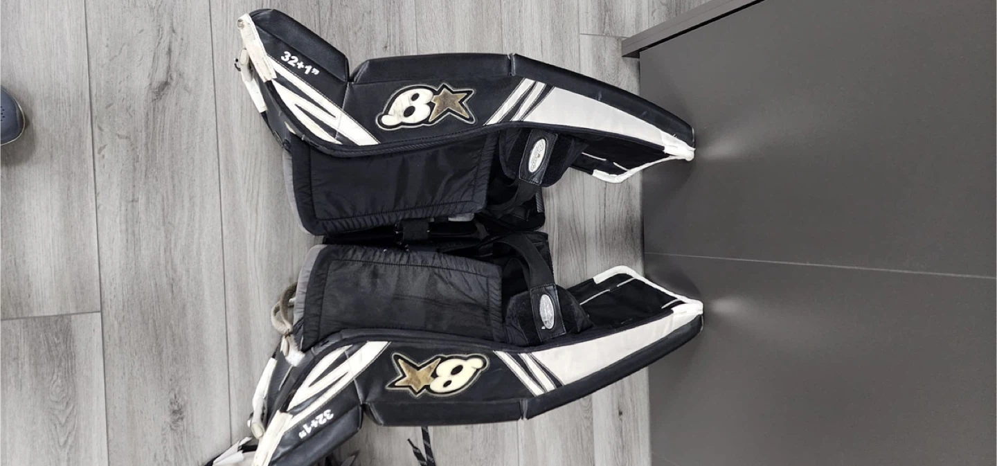 Brian’s 32+1 Subzero Hockey Goalie Pads & Gloves Set - photo 4