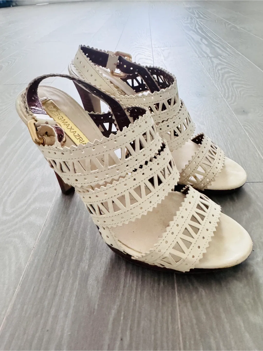 BCBGMAXAZRIA Heels, Size 8B image indicator(6)