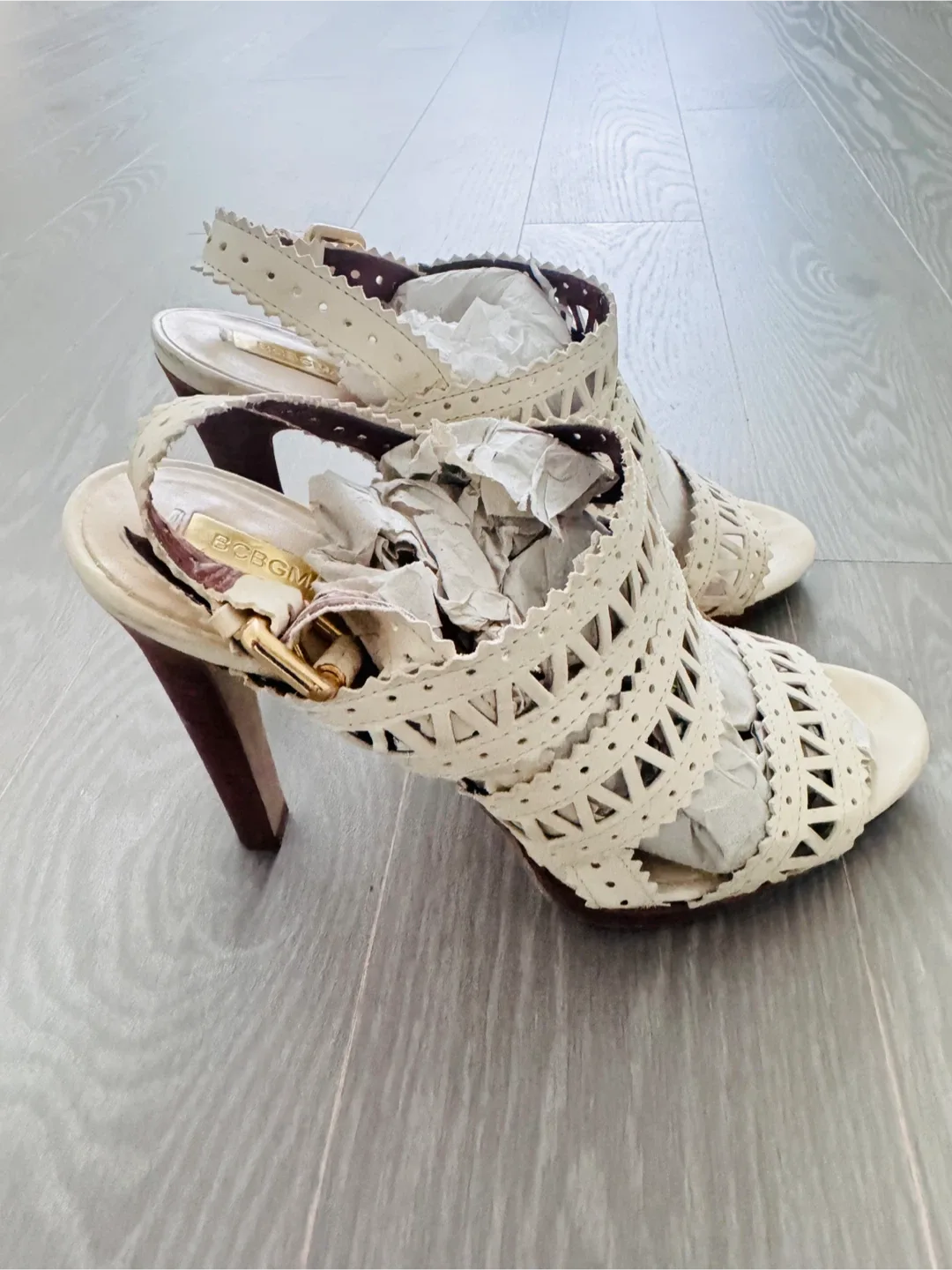 BCBGMAXAZRIA Heels, Size 8B image indicator(2)