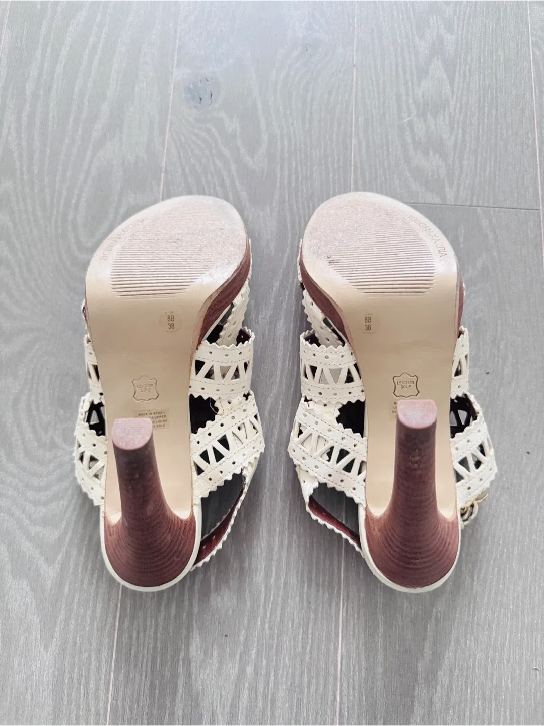 BCBGMAXAZRIA Heels, Size 8B image indicator(7)