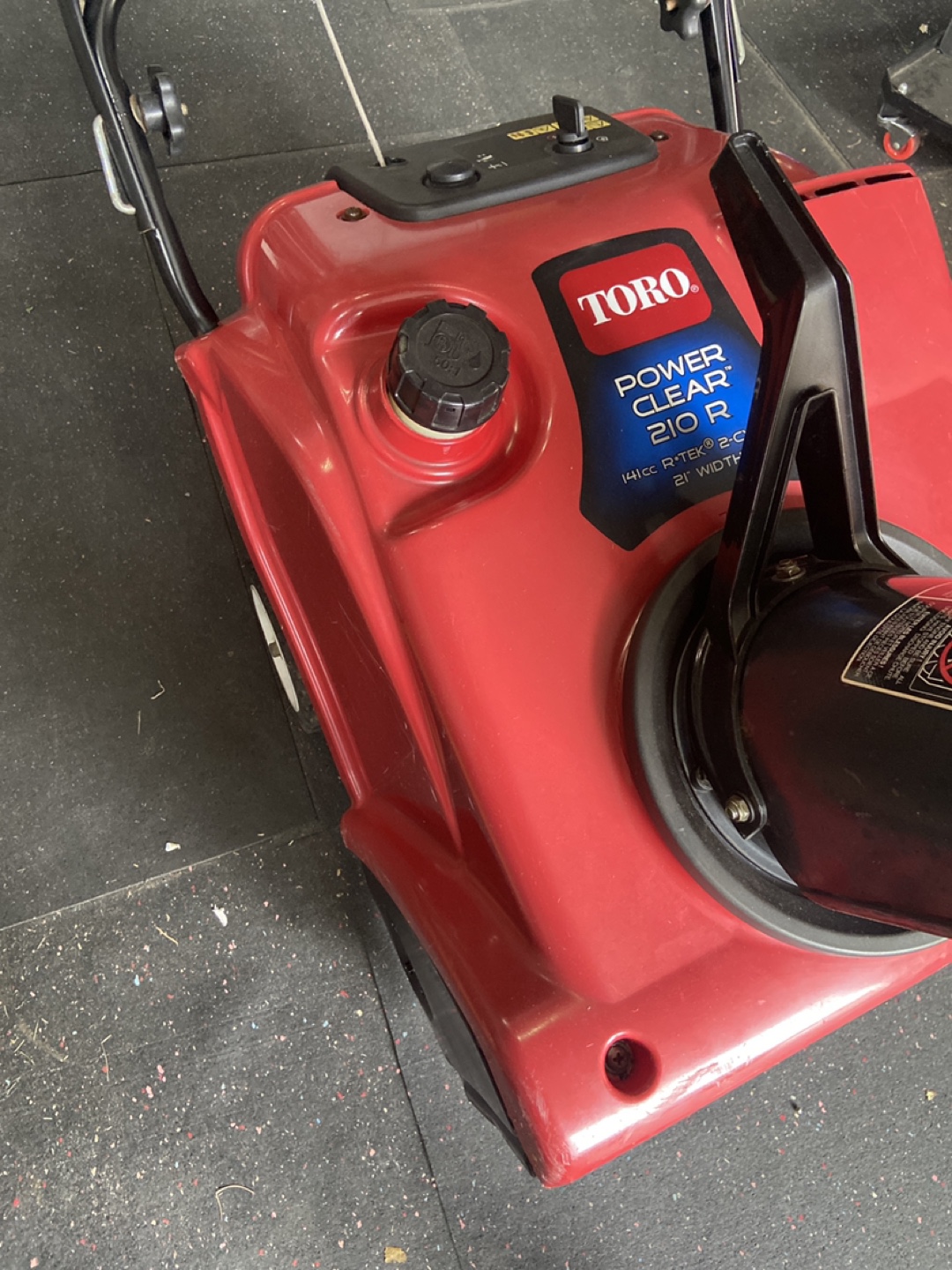 Toro Power Clear 210 R Snow Blower - photo 3