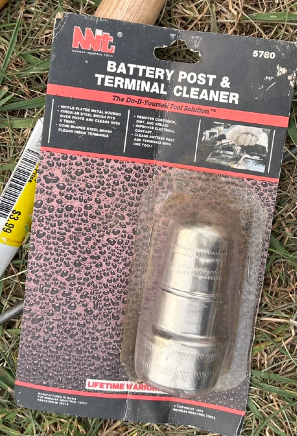 Michigan Industrial Tools Battery Post & Terminal Cleaner thumbnail