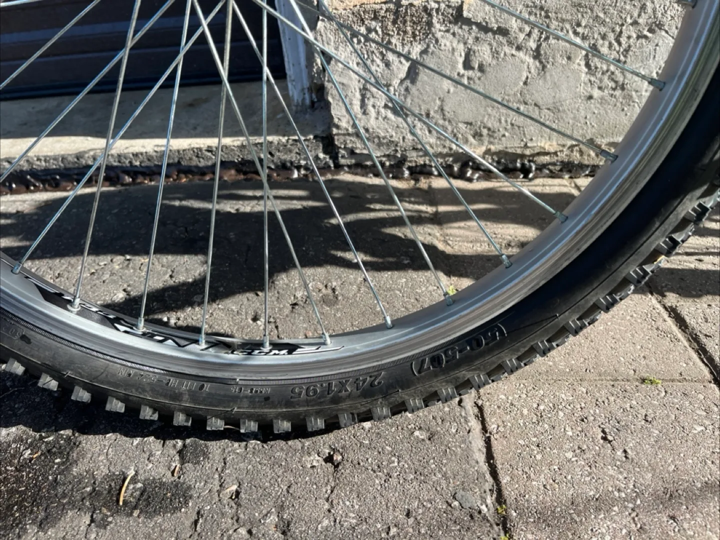 CCM Static 24" Mountain Bike - Green/Blue image indicator(5)