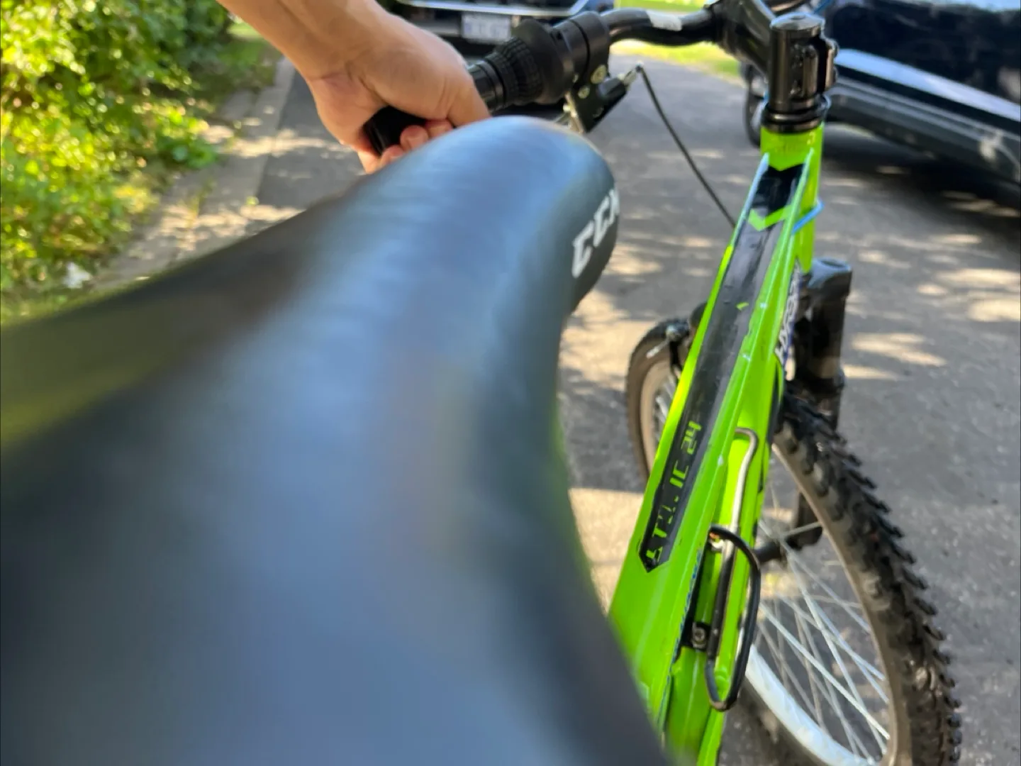 CCM Static 24" Mountain Bike - Green/Blue image indicator(2)