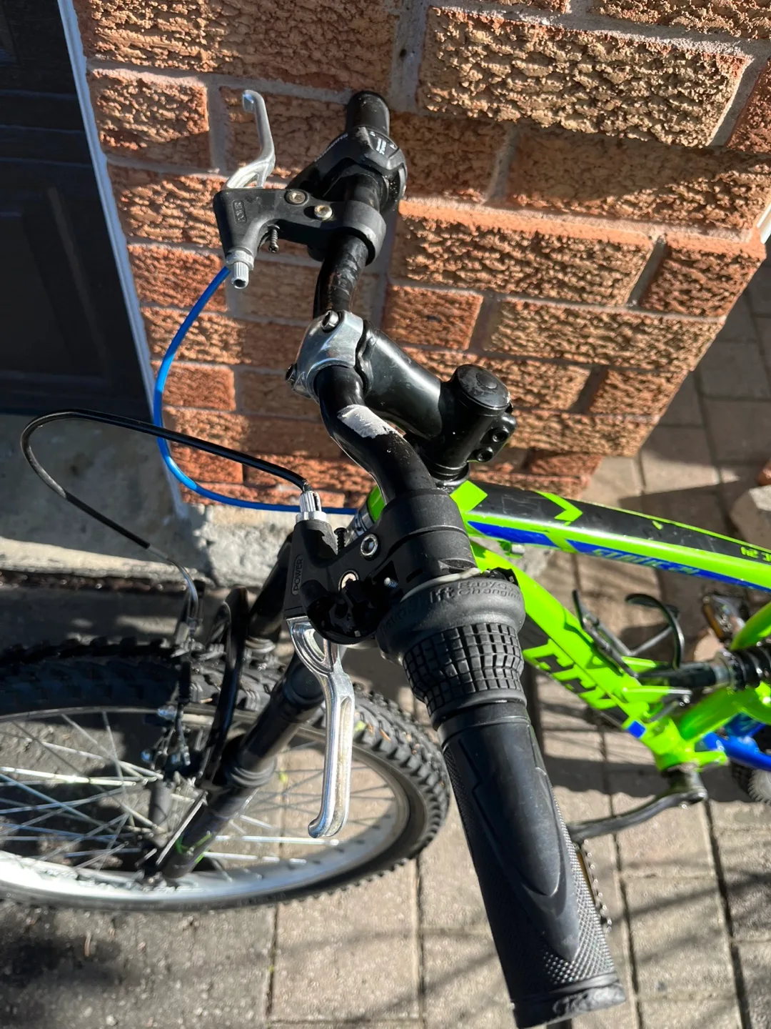 CCM Static 24" Mountain Bike - Green/Blue image indicator(4)