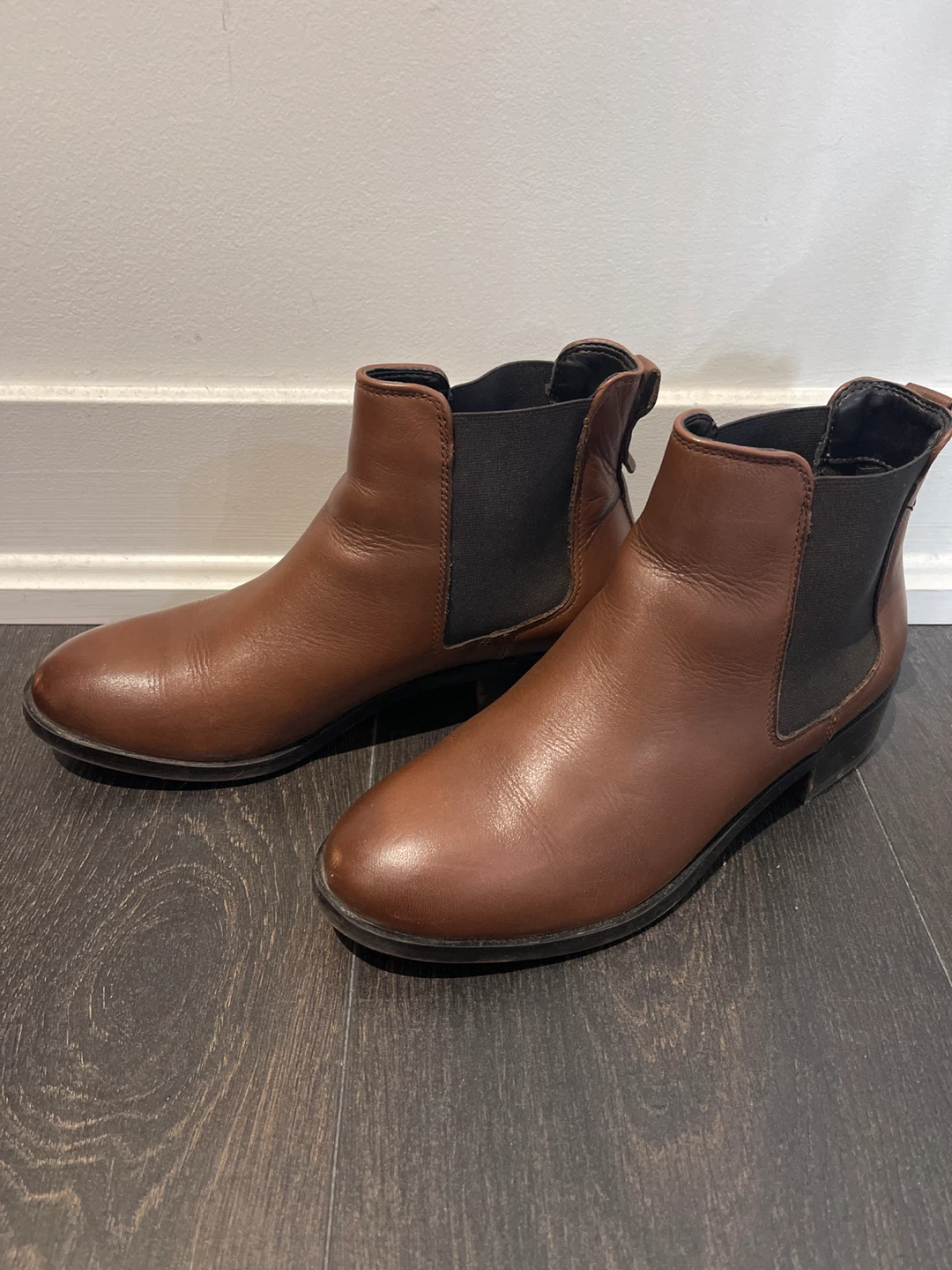 Brown Leather Chelsea Boots - Size 6.5