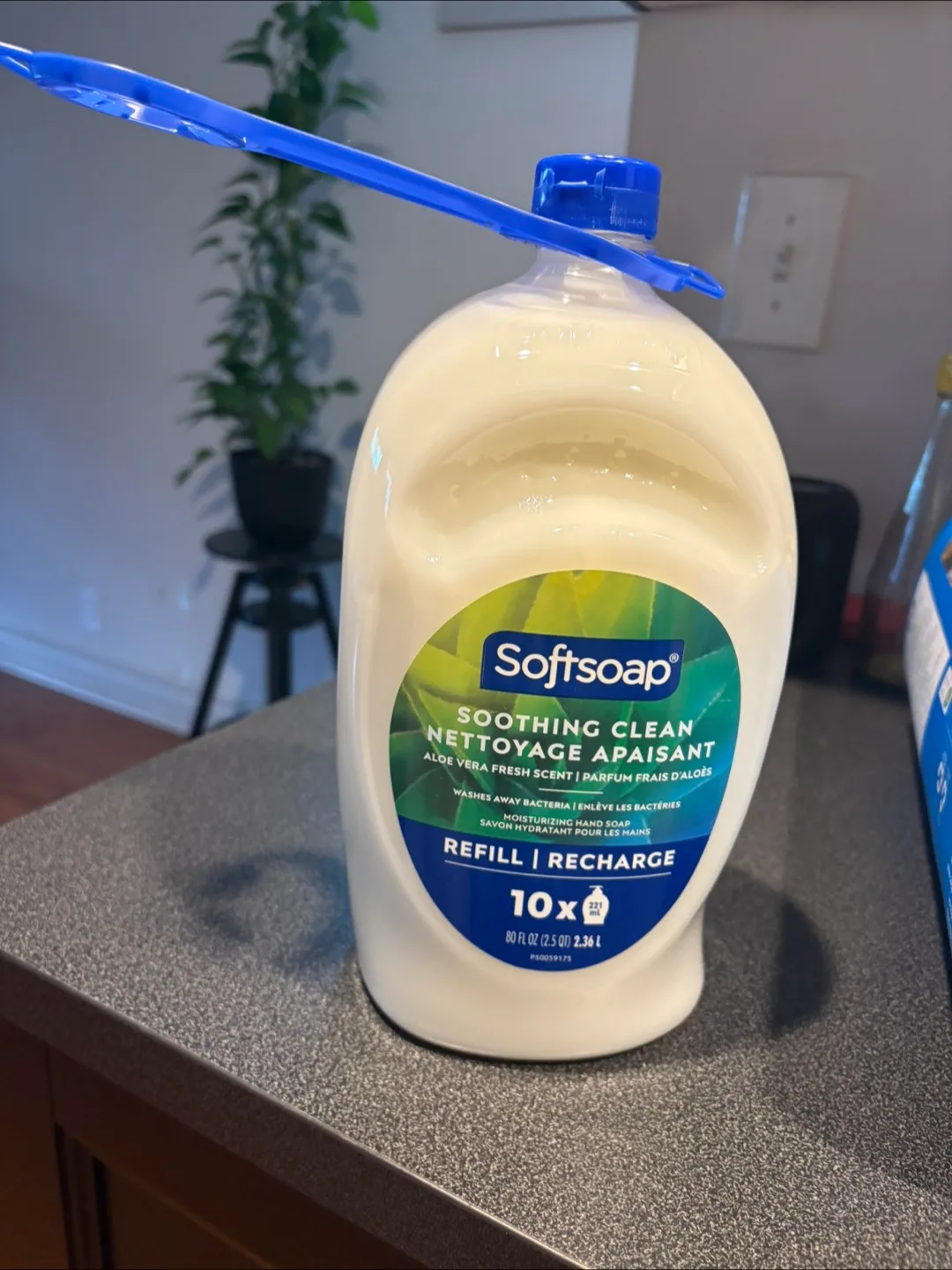 Softsoap Soothing Clean Refill, Aloe Vera, 2.36L image indicator(2)