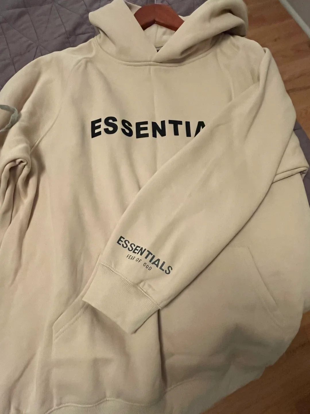 Essentials Fear of God Hoodie - Size L image indicator(5)