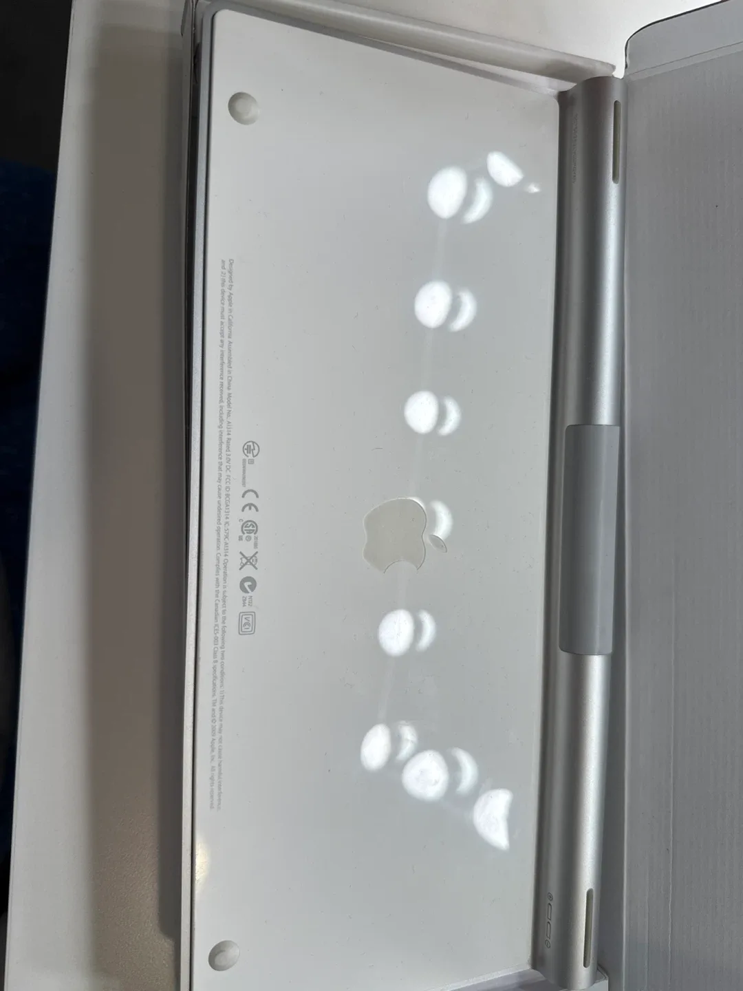 Apple Wireless Keyboard - Like New! image indicator(4)