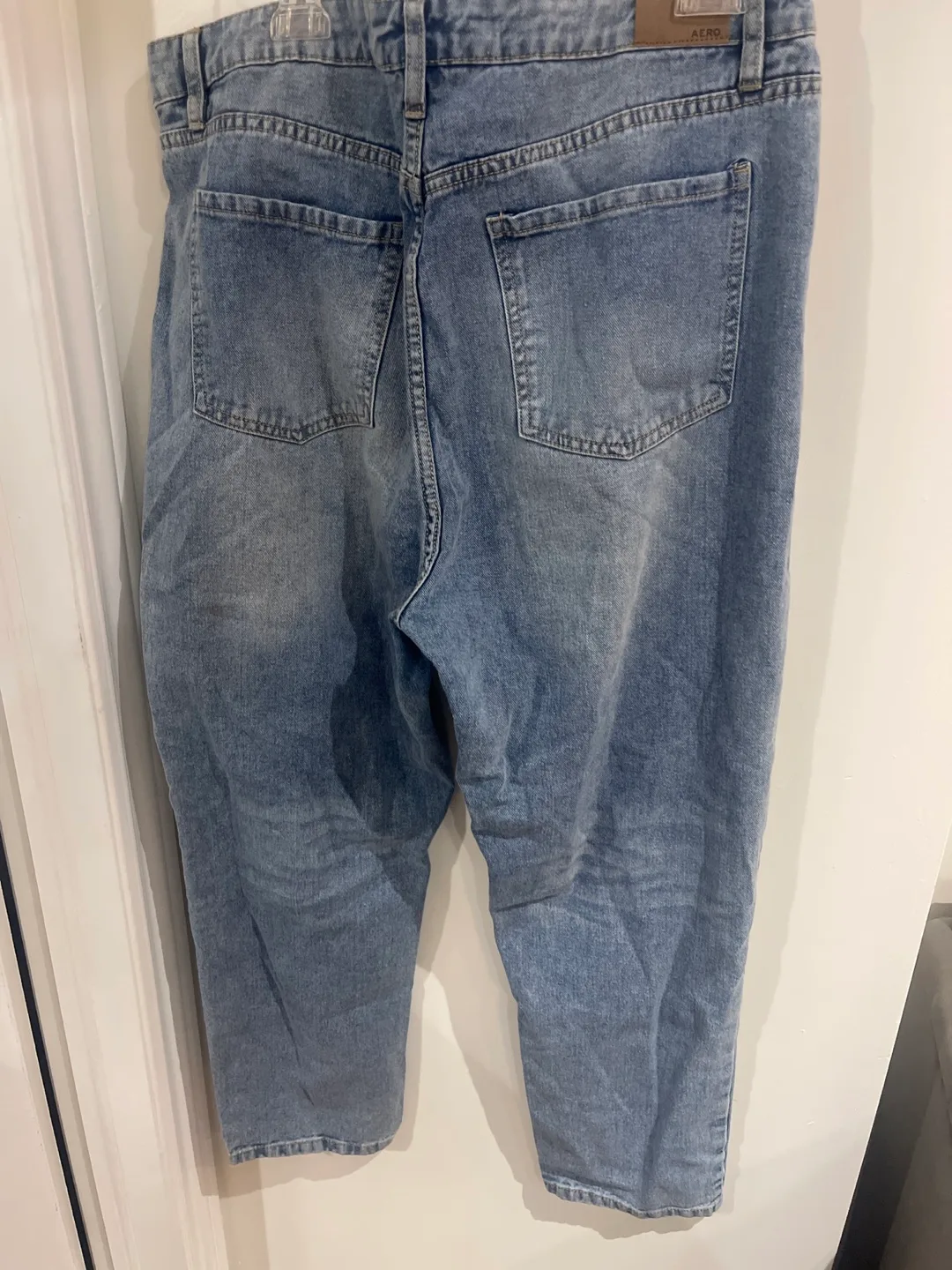 AERO Light Wash Jeans image indicator(3)