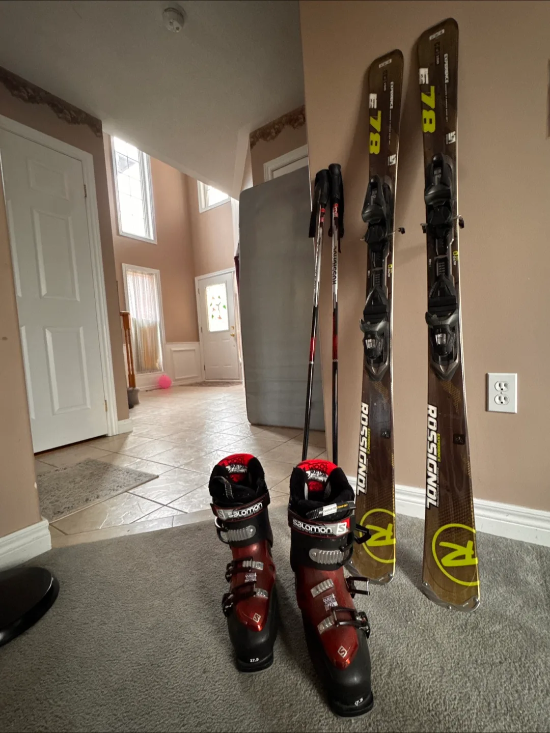 Skiing set - excellent condition thumbnail