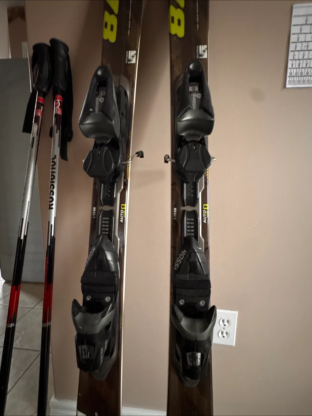 Skiing set - excellent condition image indicator(4)