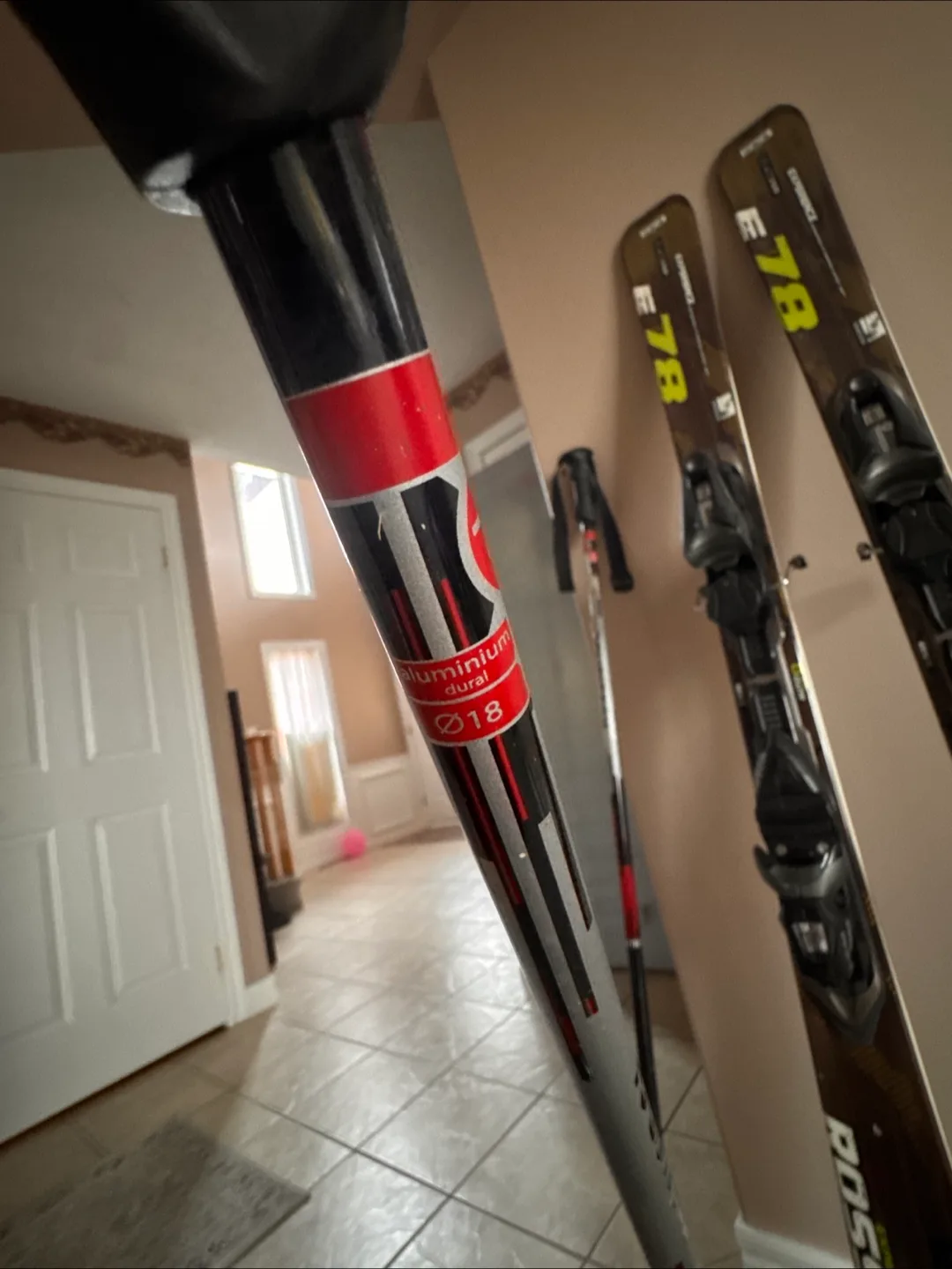 Skiing set - excellent condition image indicator(7)