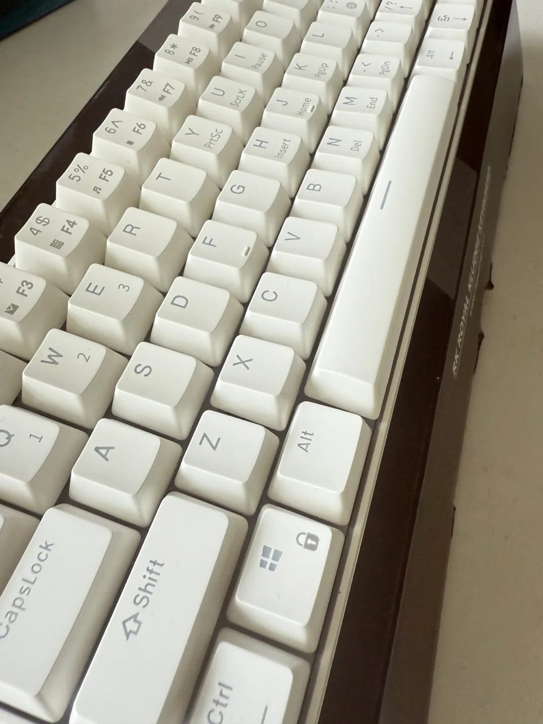 New RK Royal Kludge RK61 61-Key Keyboard - White 🥕 image indicator(5)