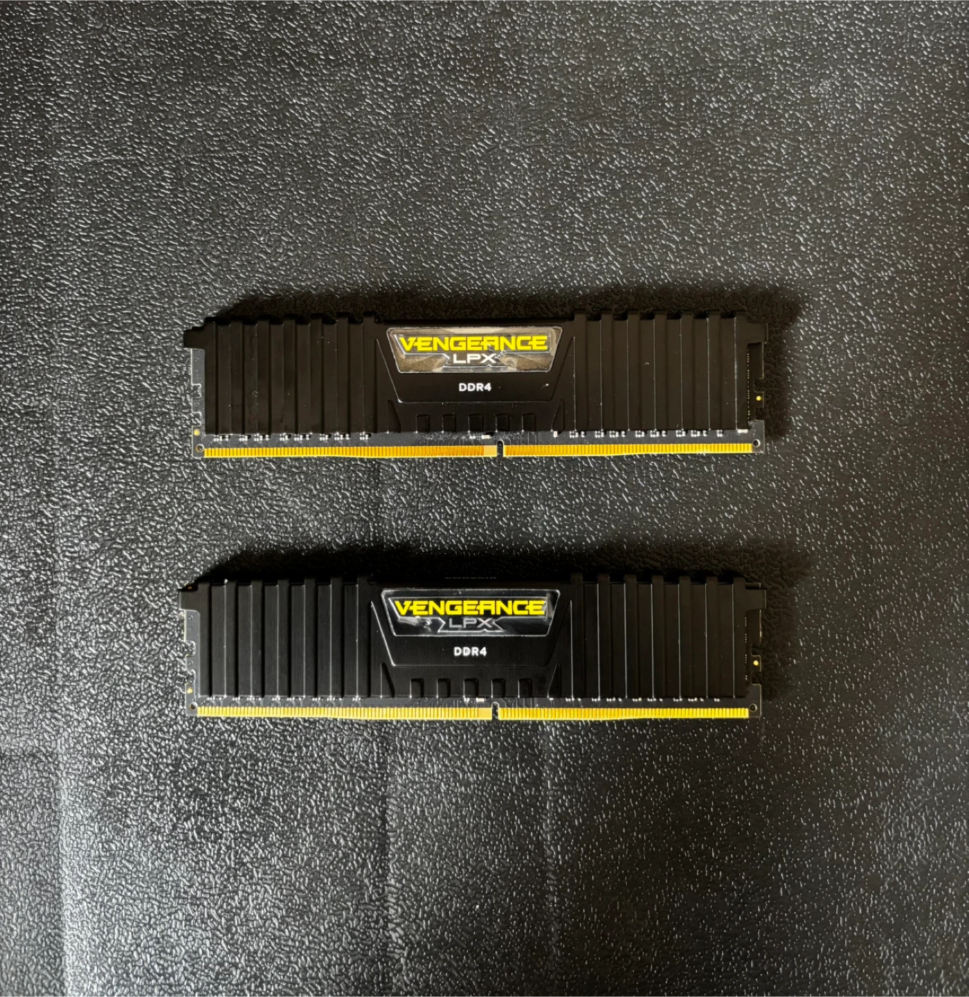 Corsair vengeance 3000mhz 16GB(2x8GB) DDR4 Ram