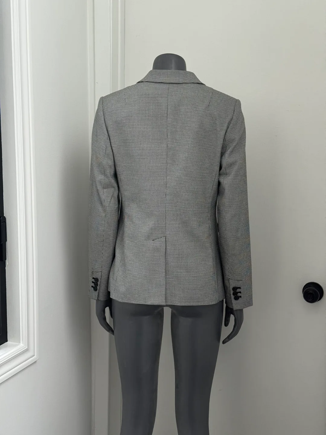 Banana Republic Houndstooth Blazer - Size 6 image indicator(2)