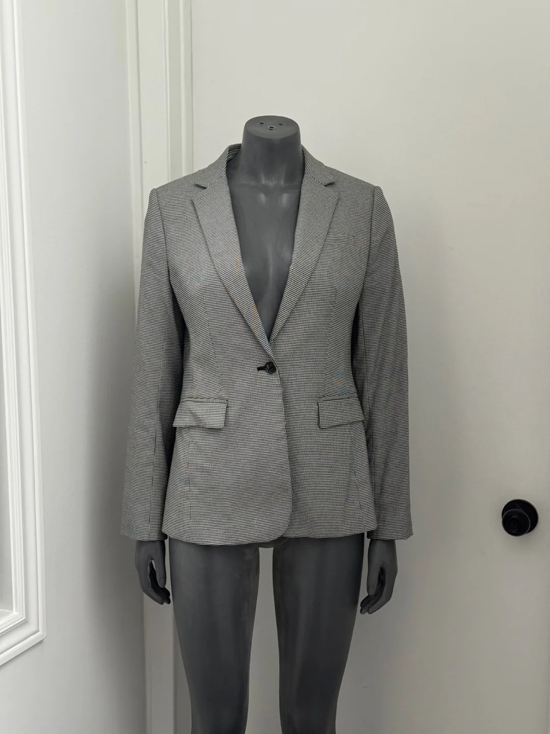 Banana Republic Houndstooth Blazer - Size 6 thumbnail