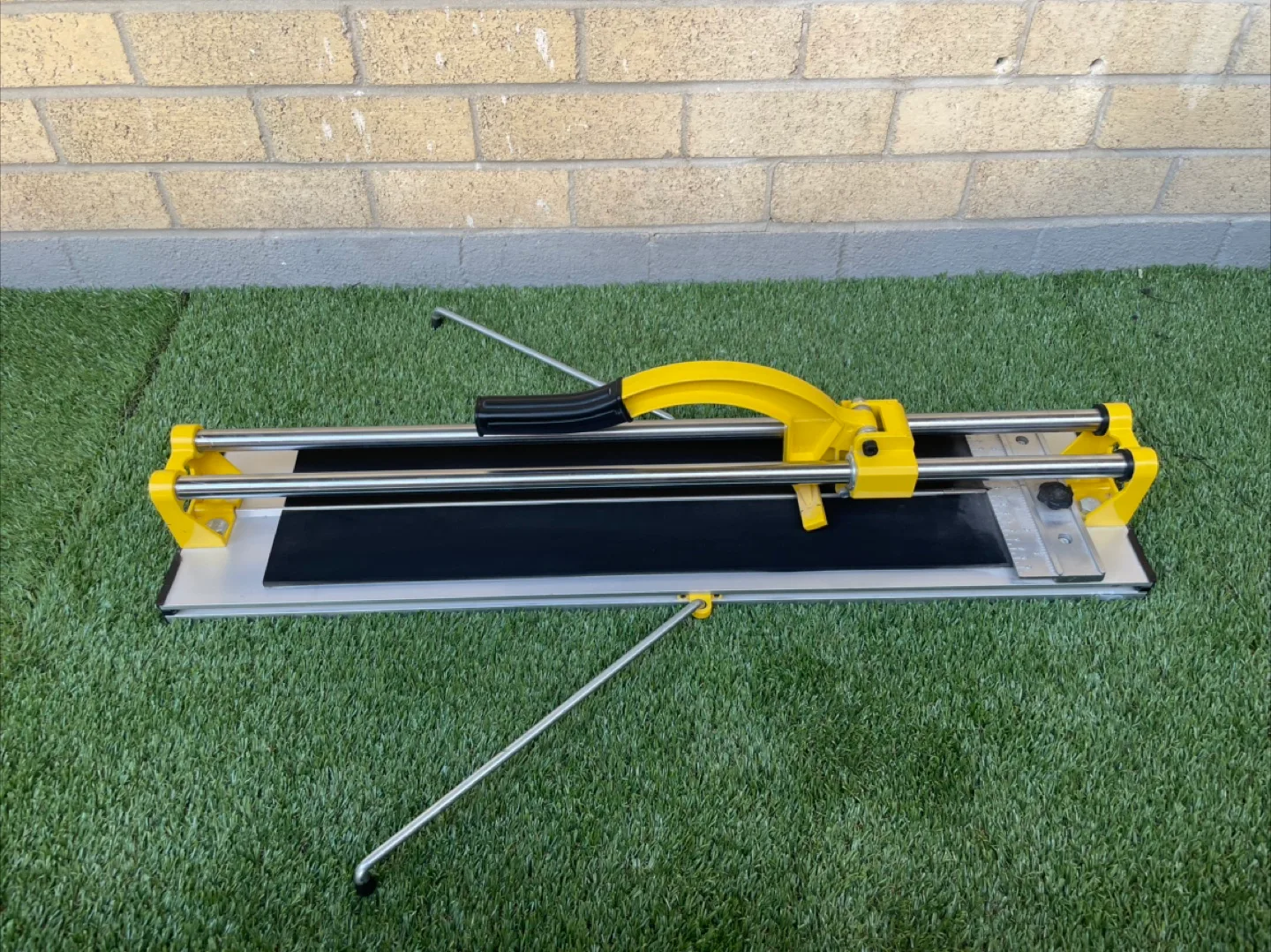 Tile Cutter - Yellow & Black image indicator(3)
