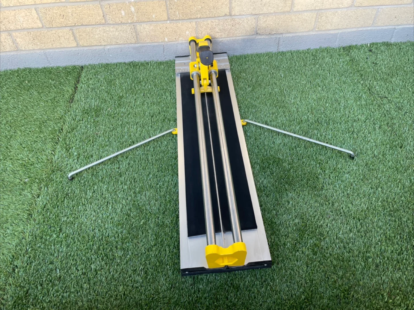 Tile Cutter - Yellow & Black image indicator(2)