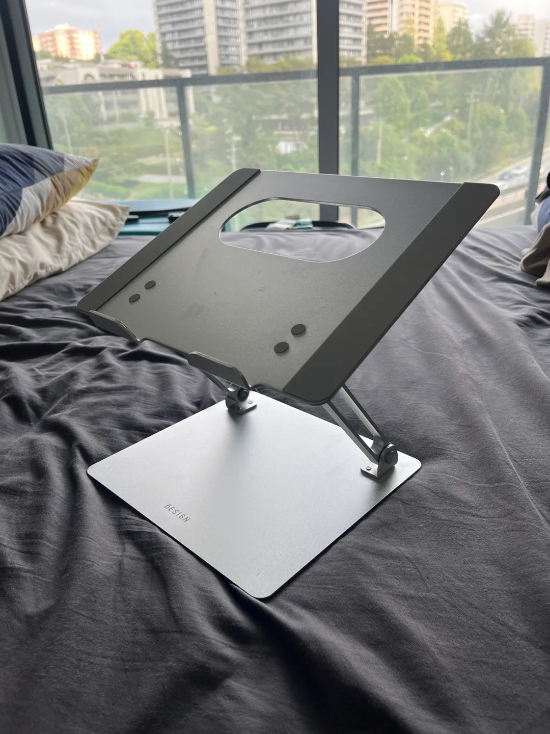 Besign Adjustable Laptop Stand - Silver
