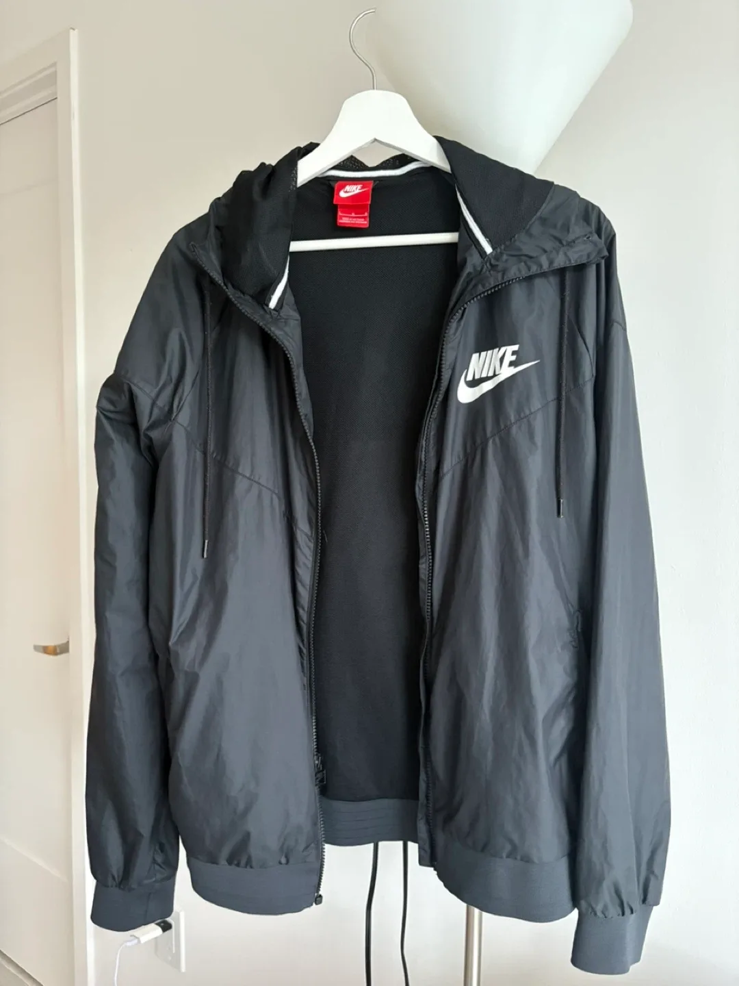 Nike Windrunner Jacket - Black, Size L thumbnail