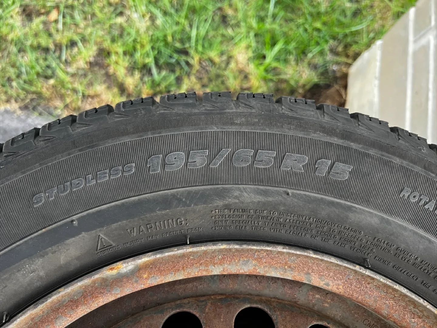 USED Michelin X-ICE 15” Winter Tires and cover image indicator(3)